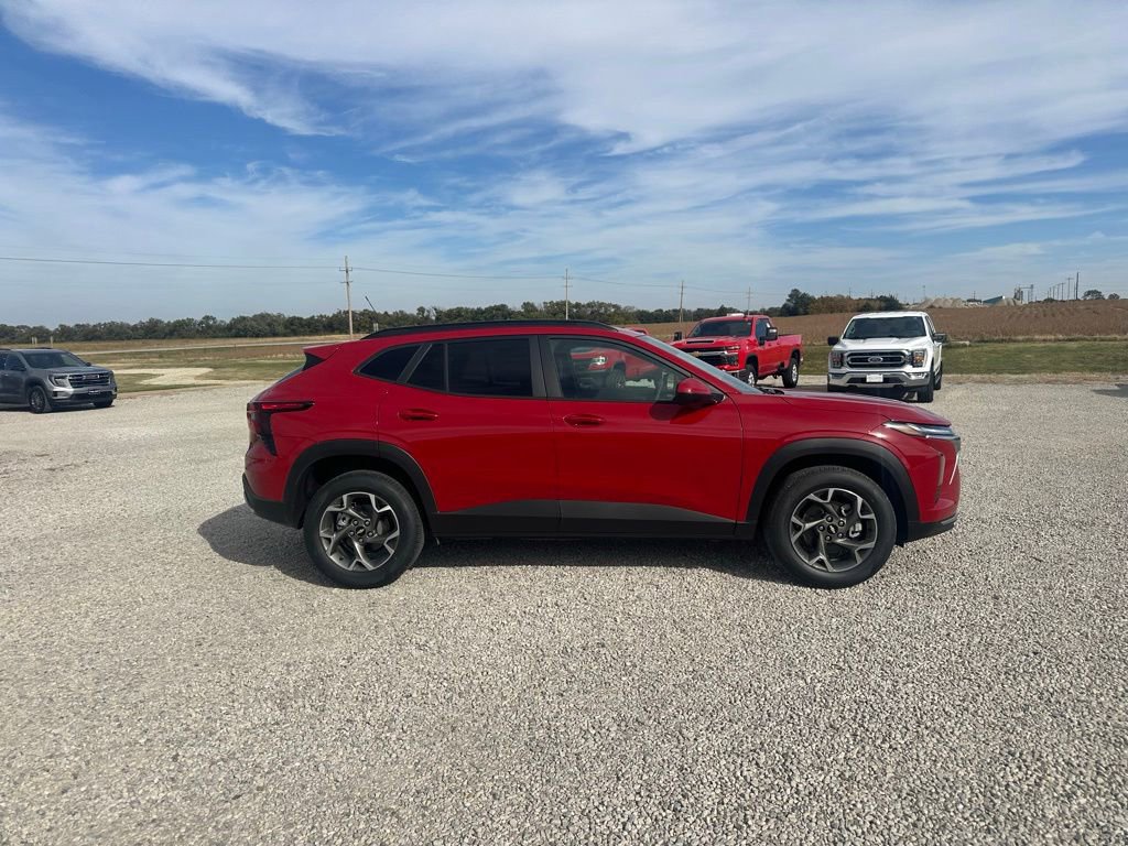 2026 Chevrolet Trax LT photo 2