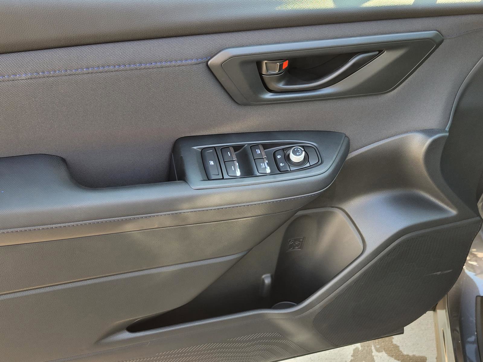 2025 Subaru Forester Premium photo 4