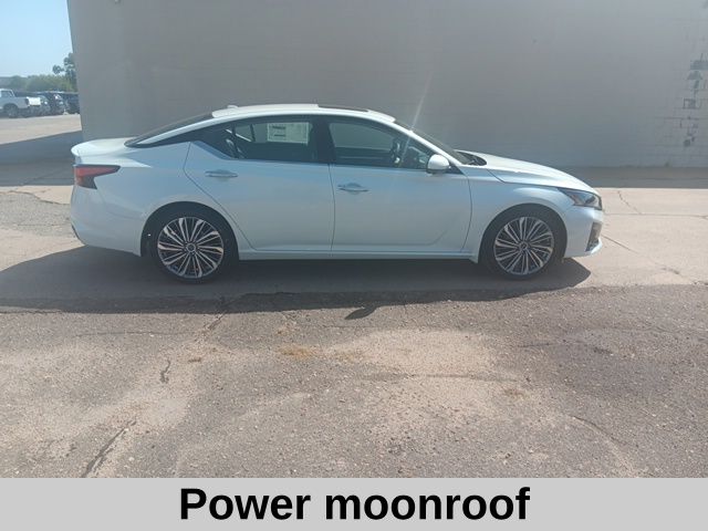 2025 Nissan Altima 2.5 SL photo 4