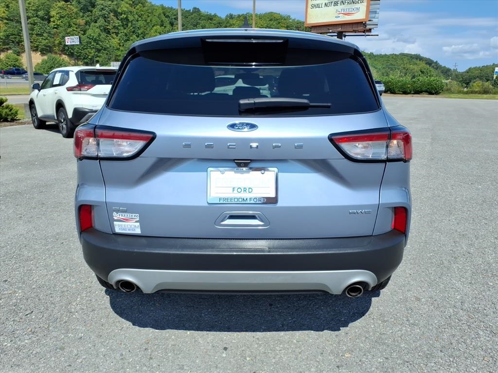 2022 Ford Escape SE photo 4