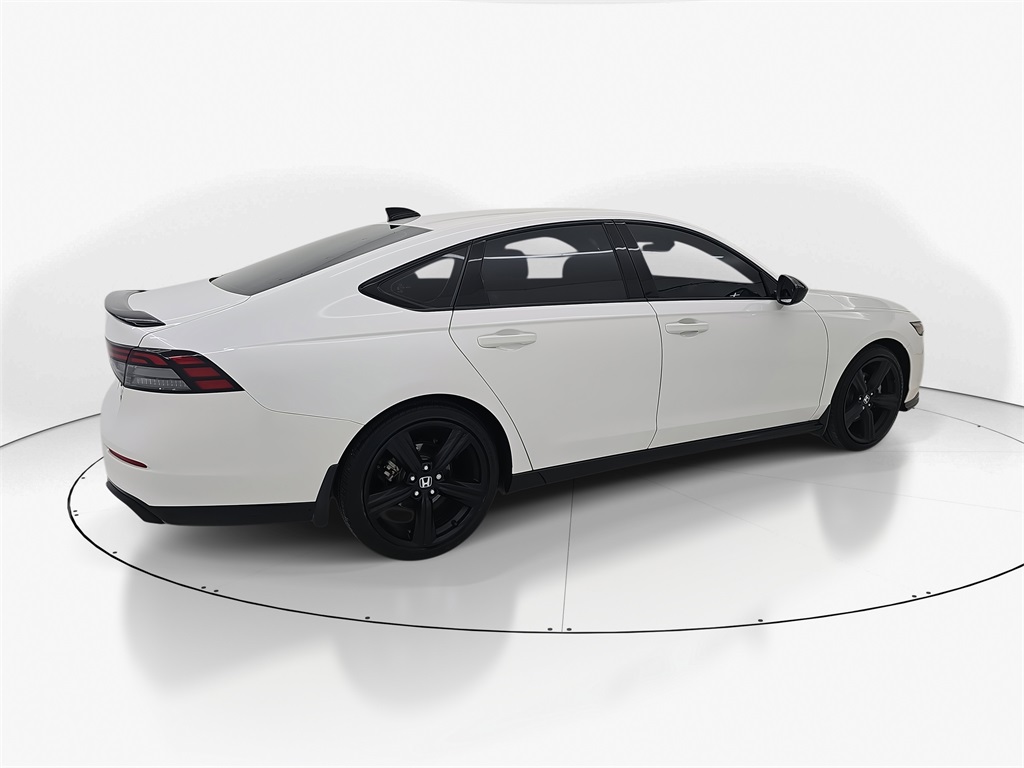 2023 Honda Accord Hybrid Sport-L photo 3