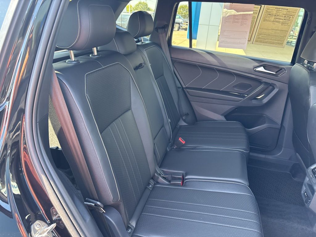 2024 Volkswagen Tiguan SE R-Line Black photo 16