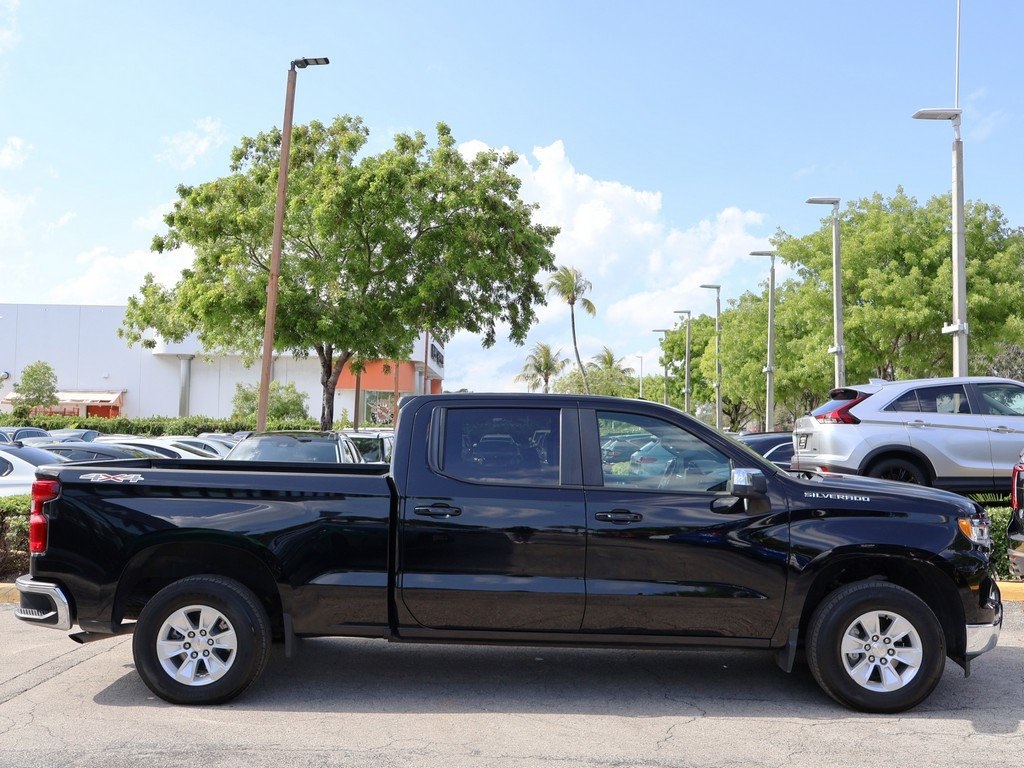 2023 Chevrolet Silverado 1500 LT photo 10