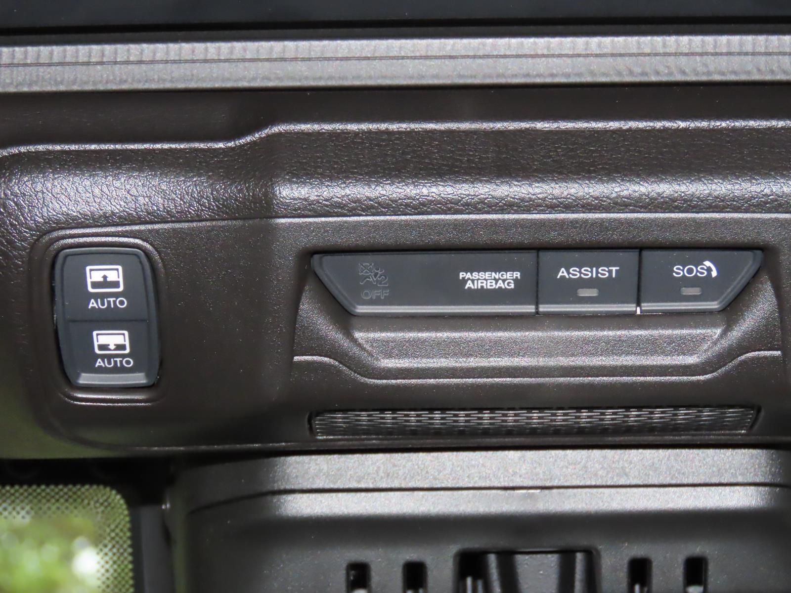 2025 Jeep Wrangler Sahara photo 4