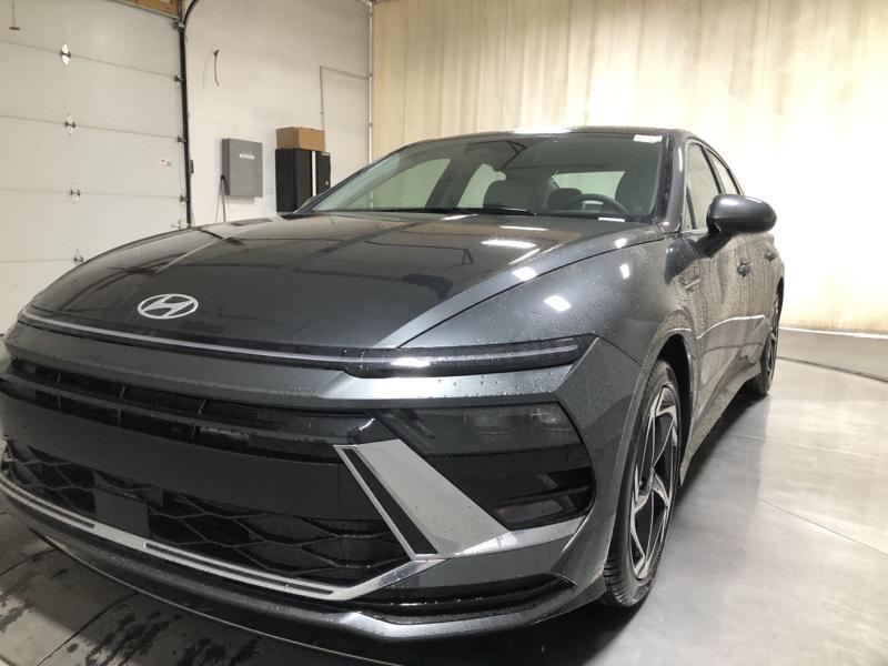 2026 Hyundai Sonata SEL Sport photo 3