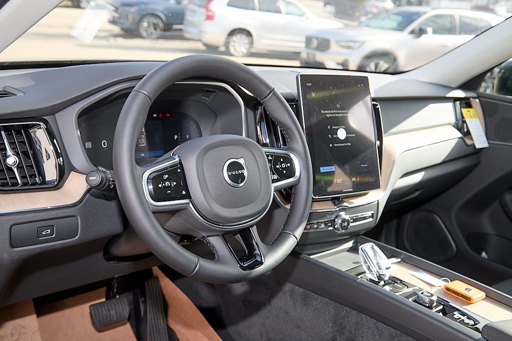 2026 VOLVO XC60 - Image 12