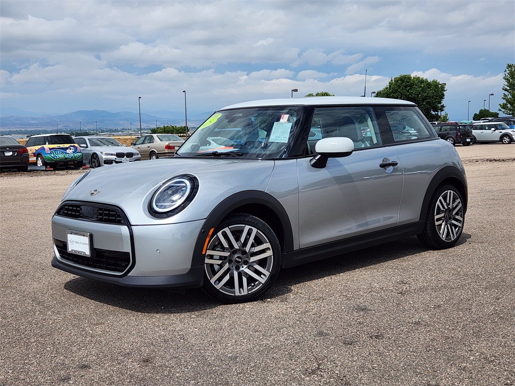 2025 Mini Cooper Hardtop photo 2