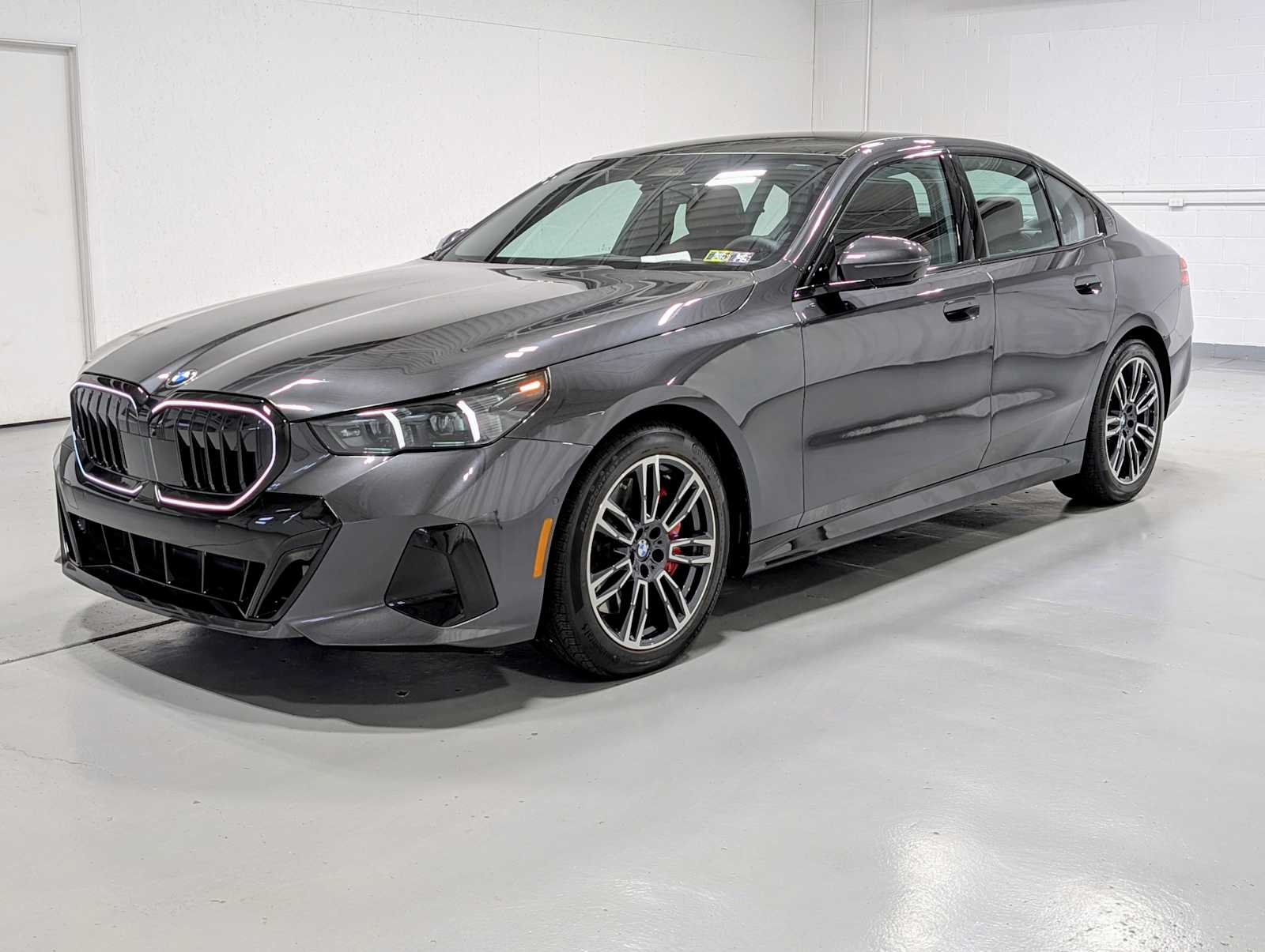 2025 BMW 5 Series 540i's photo