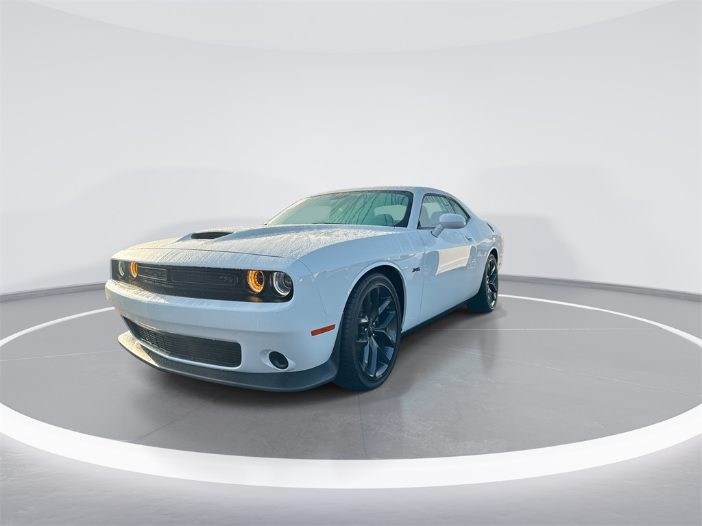 2023 Dodge Challenger R/T photo 4