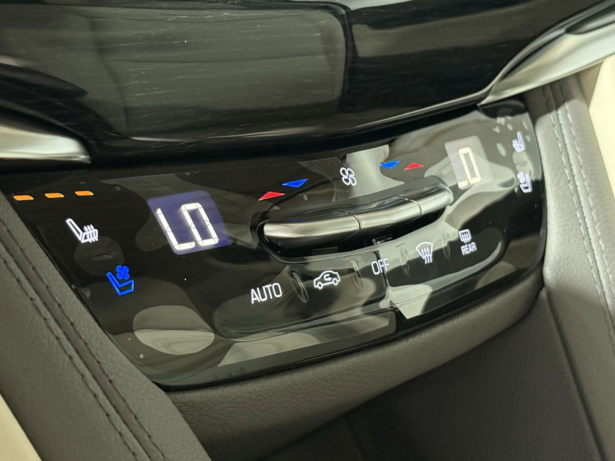 2025 Cadillac XT6 Premium Luxury photo 28