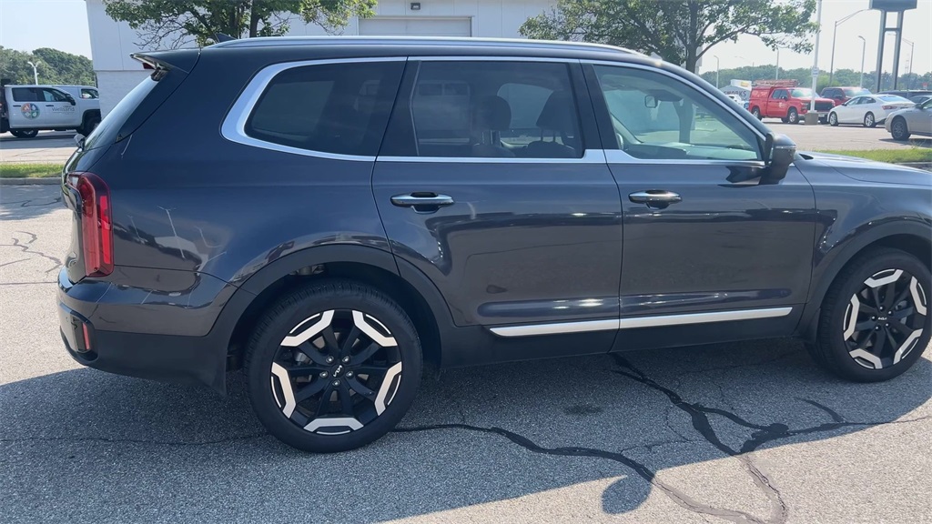 2025 Kia Telluride S photo 9