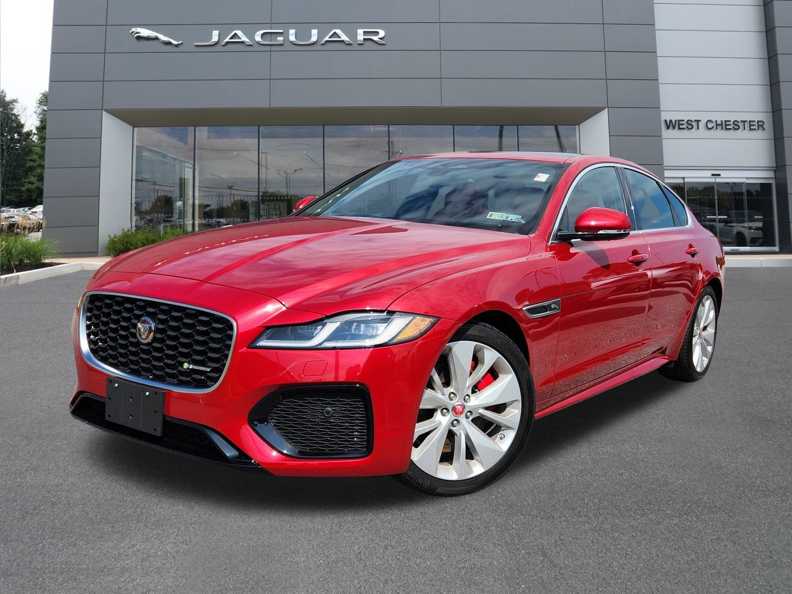 2022 Jaguar XF R-Dynamic SE's photo