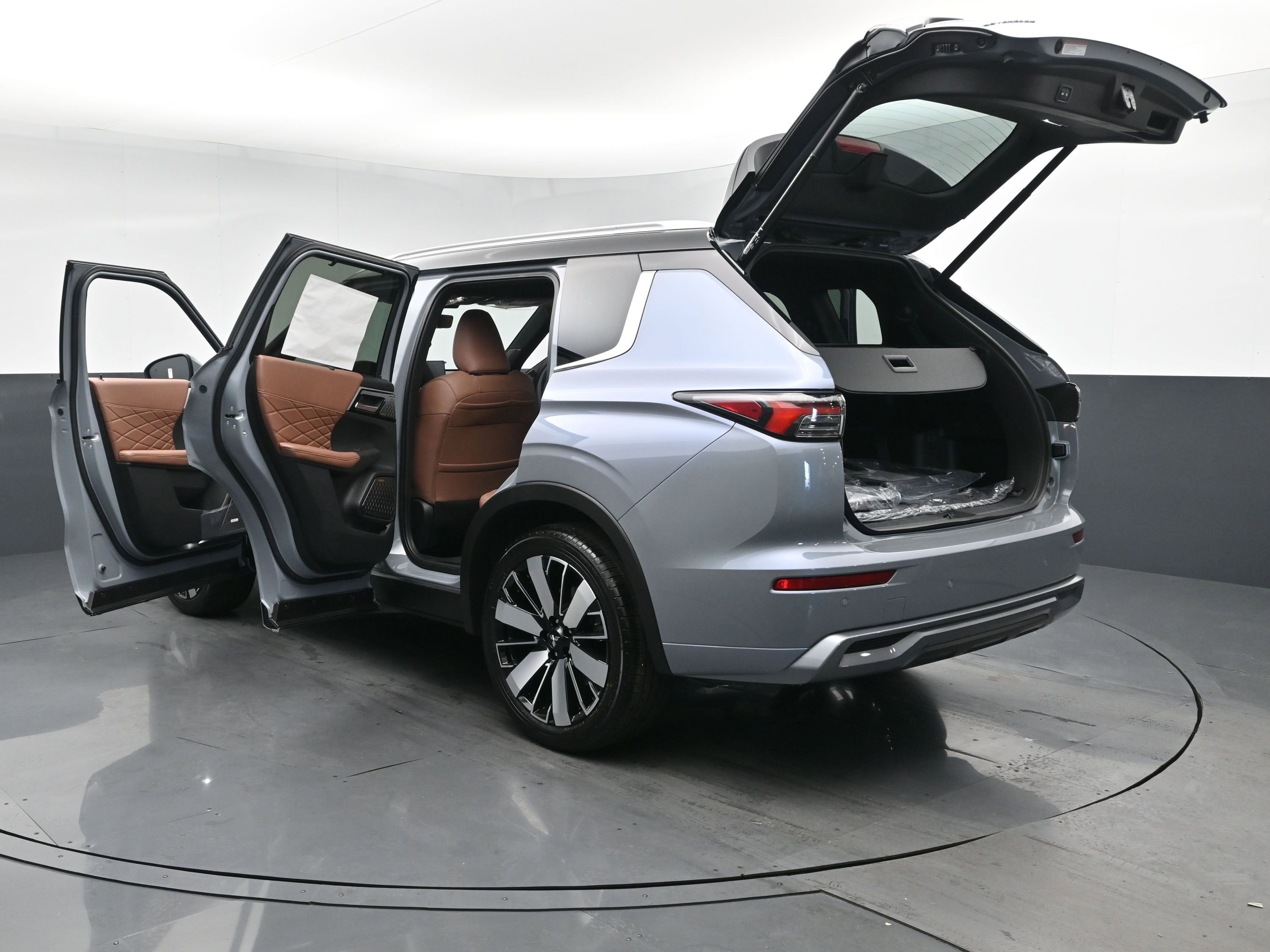 2025 Mitsubishi Outlander SEL photo 28