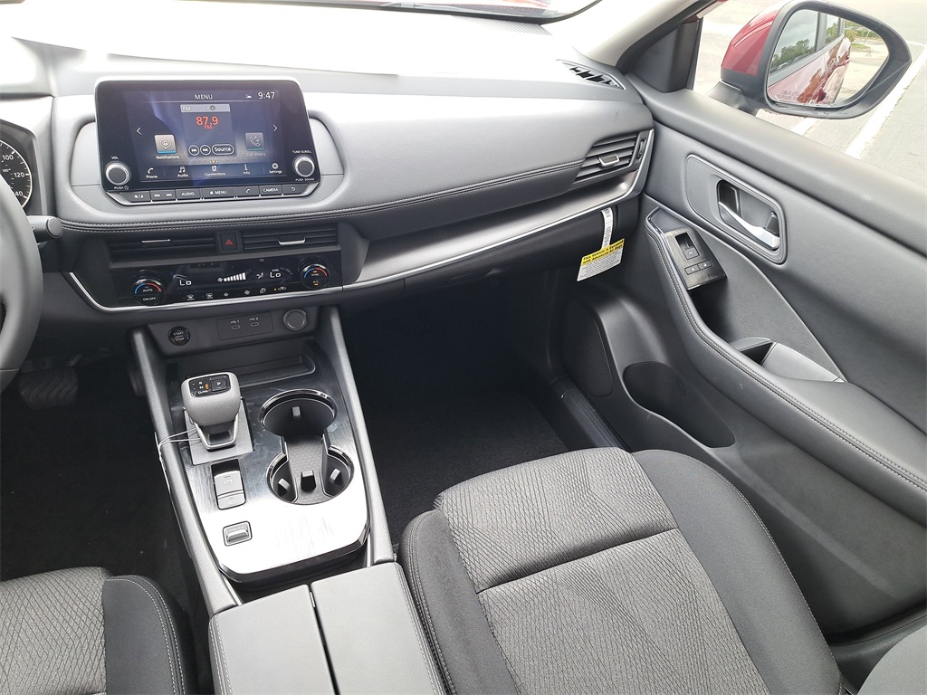 2026 Nissan Rogue SV photo 17