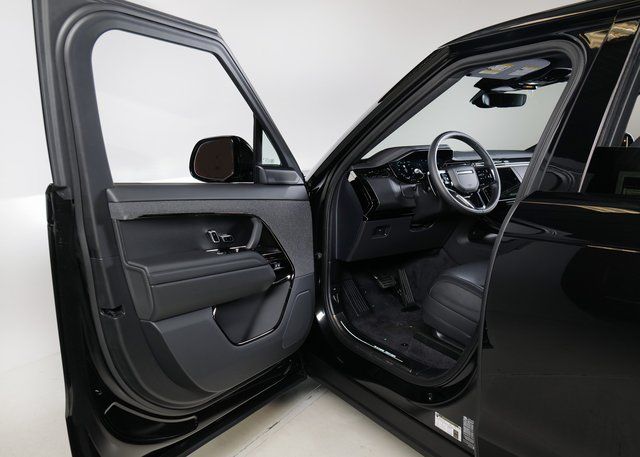2025 Land Rover Range Rover Sport SE photo 21