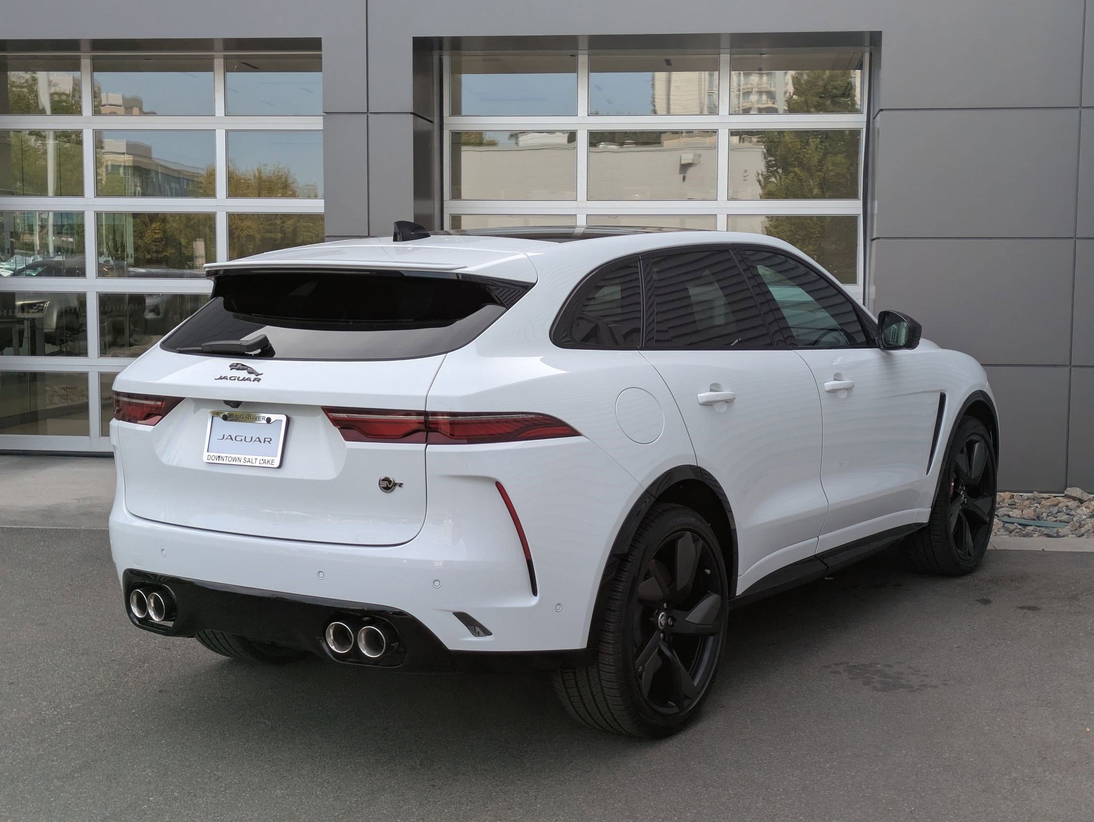 2026 Jaguar F-PACE SVR photo 5