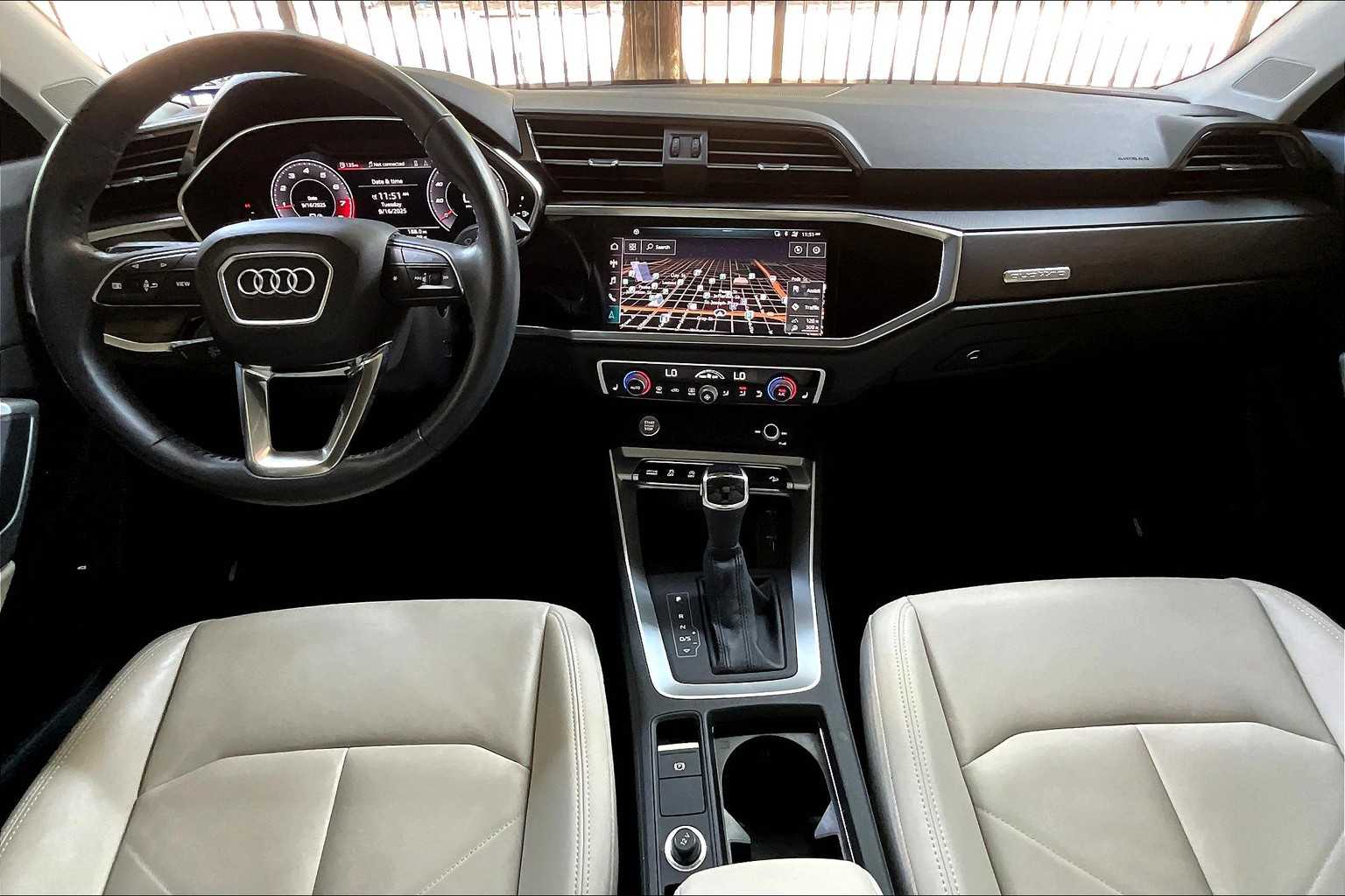 2020 Audi Q3 S line Premium Plus photo 13