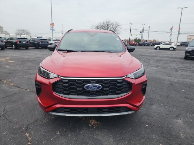2023 Ford Escape ST-Line photo 2