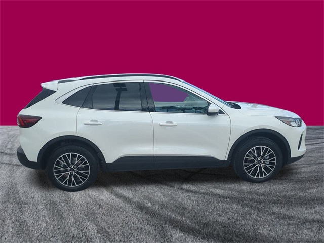 2025 Ford Escape Plug-In Hybrid photo 3