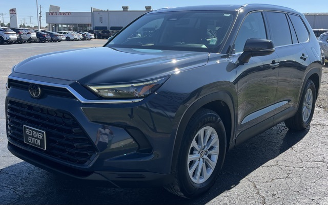 2025 Toyota Grand Highlander XLE photo 2