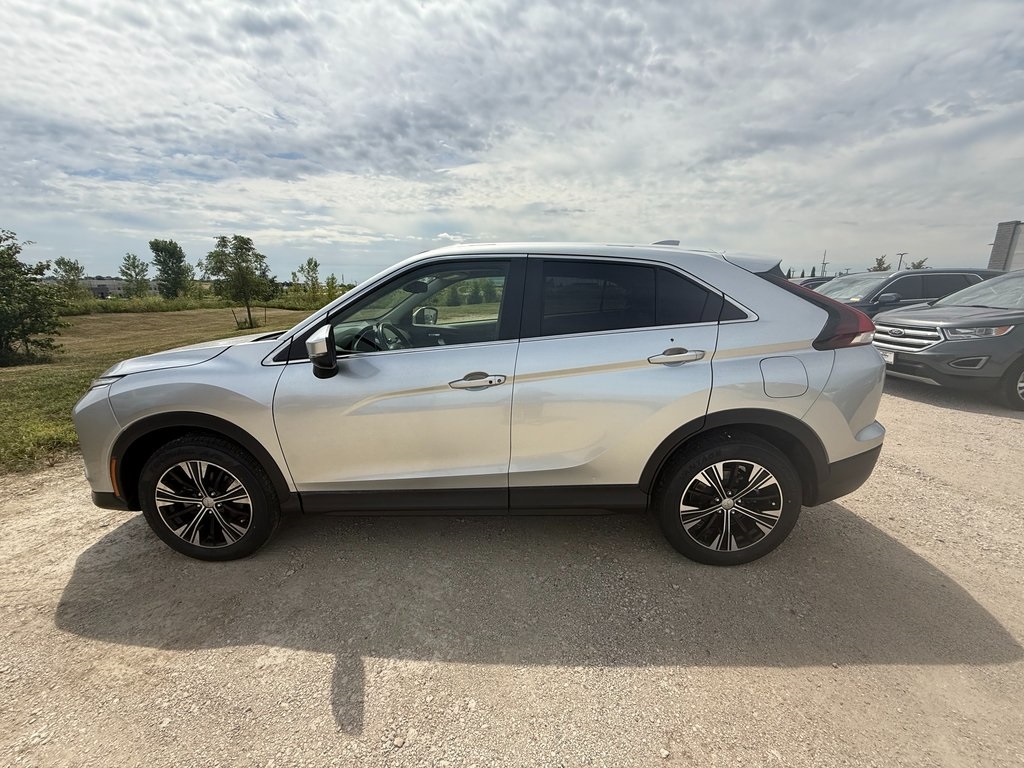 2022 Mitsubishi Eclipse Cross SE photo 8