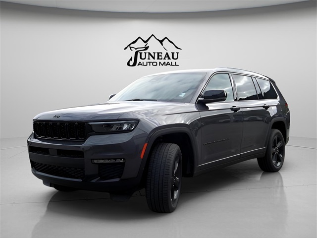 2025 Jeep Grand Cherokee Limited photo 3