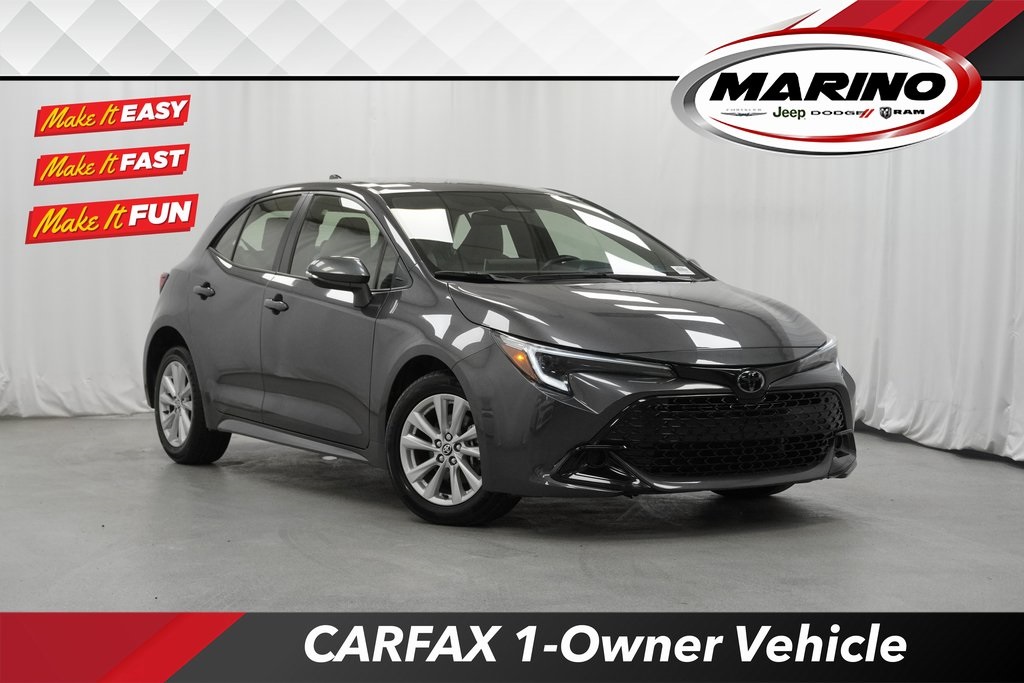 2024 Toyota Corolla Hatchback SE's photo