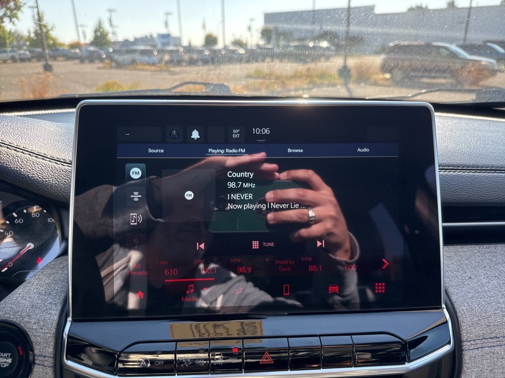 2024 Jeep Compass Latitude photo 45