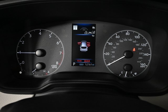 2024 Toyota Corolla Cross LE photo 17