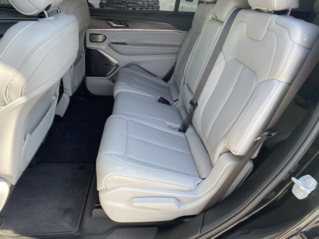 2022 Jeep Grand Cherokee Overland photo 33