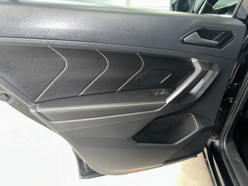 2022 Volkswagen Tiguan SEL Premium R-Line photo 15