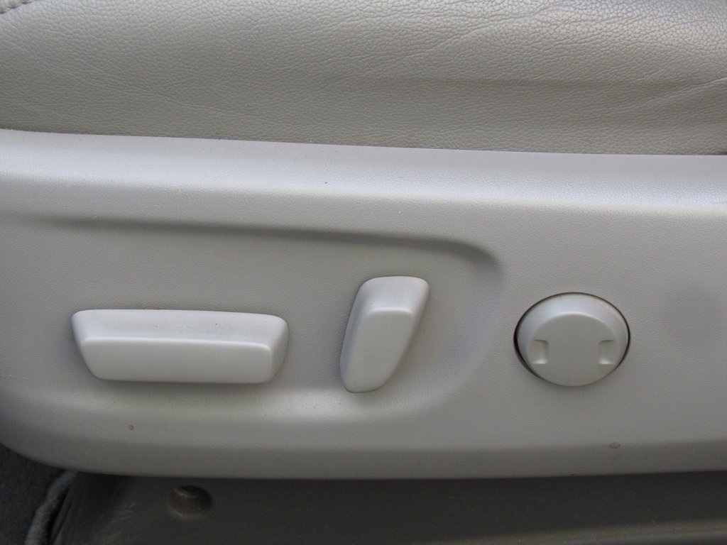2018 Toyota Sienna XLE photo 11