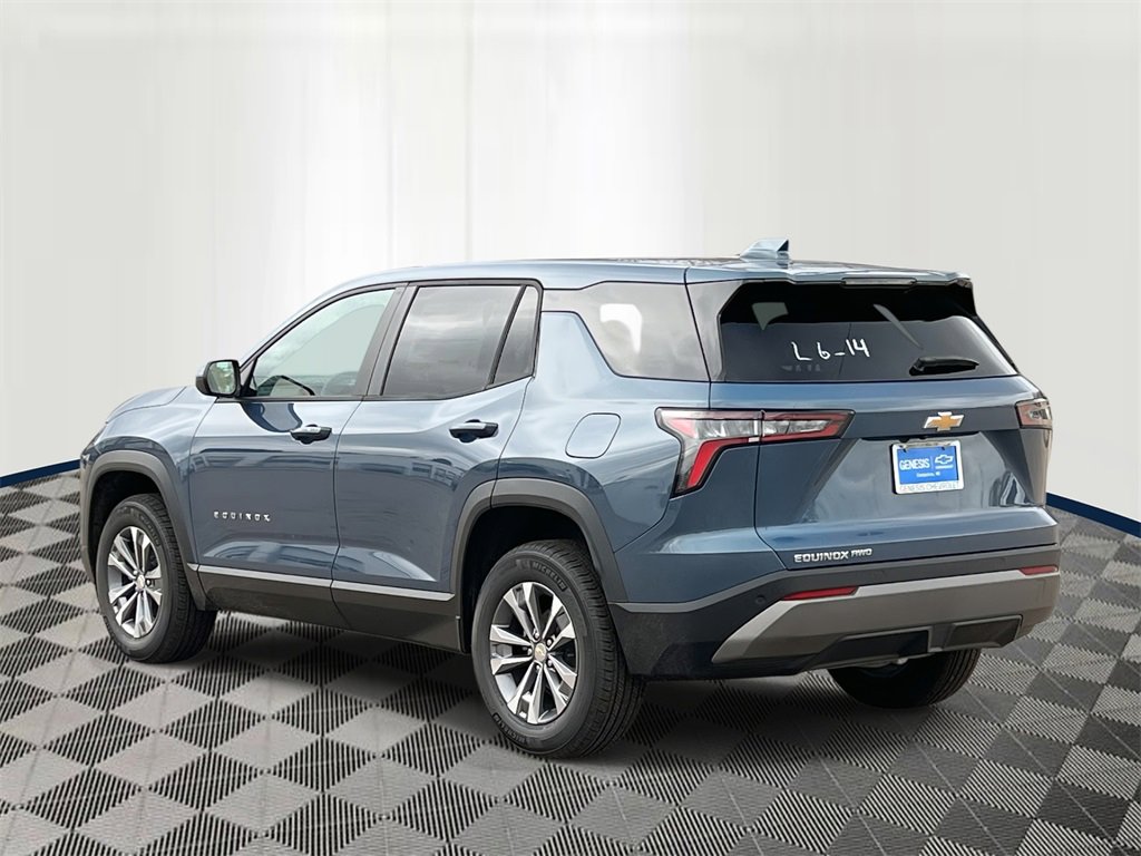 2026 Chevrolet Equinox LT photo 4