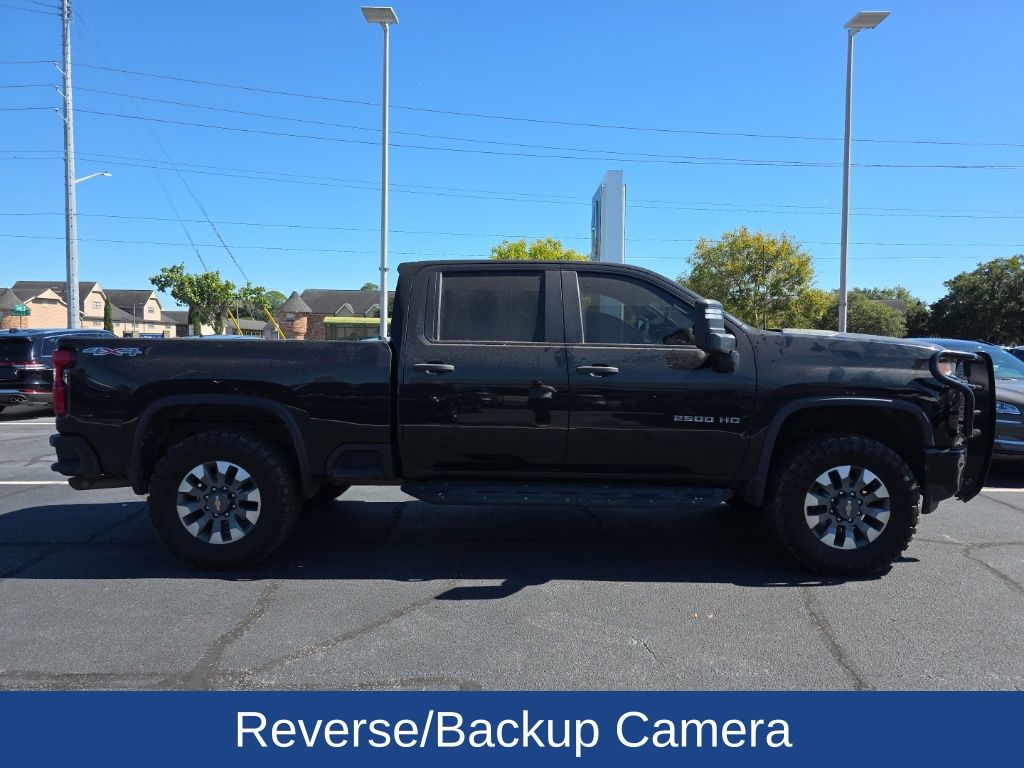 2021 Chevrolet Silverado 2500HD Custom photo 2
