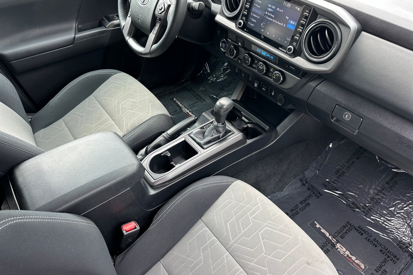 2023 Toyota Tacoma TRD Off-Road photo 14