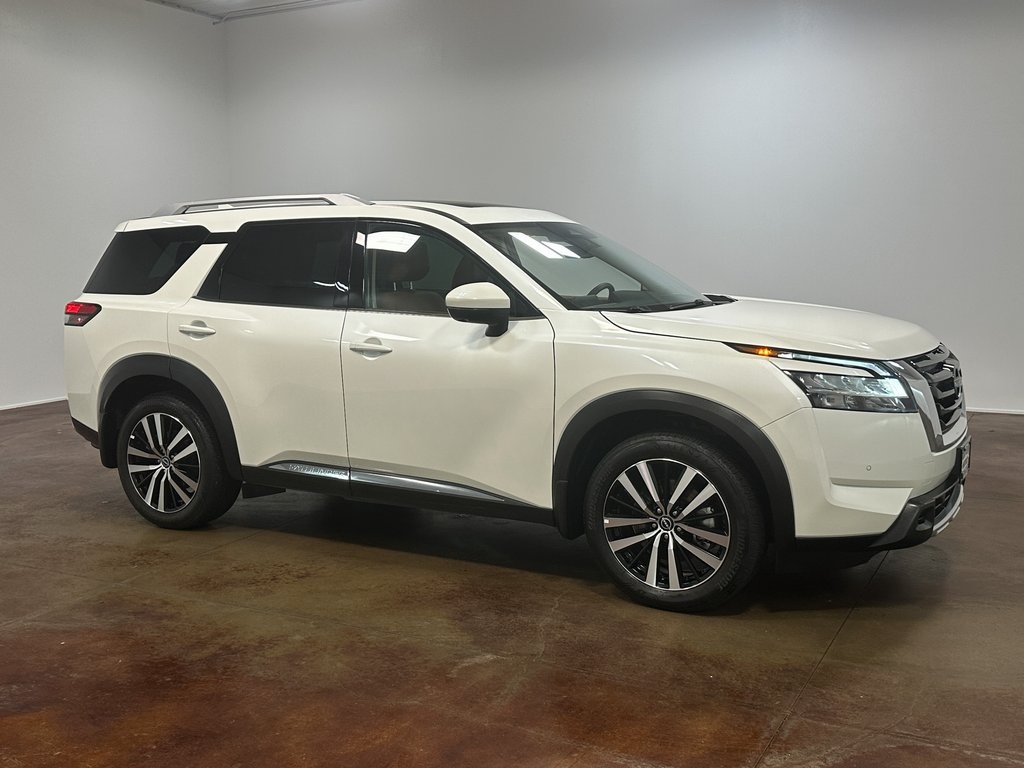 2024 Nissan Pathfinder Platinum photo 23