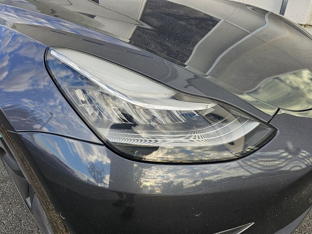 2018 Tesla Model 3 Long Range photo 3