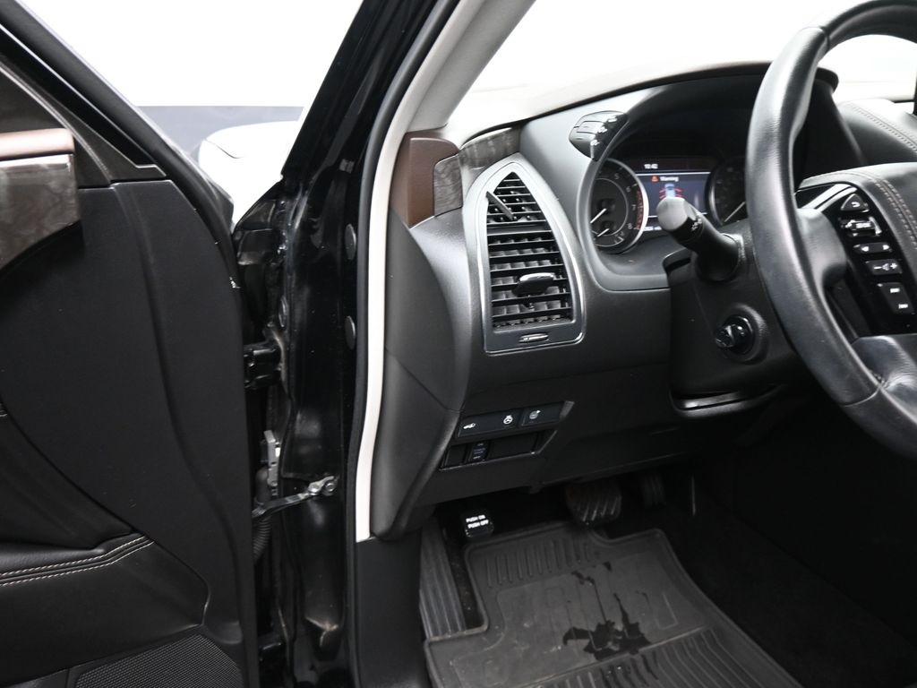 2022 Nissan Armada Platinum photo 3