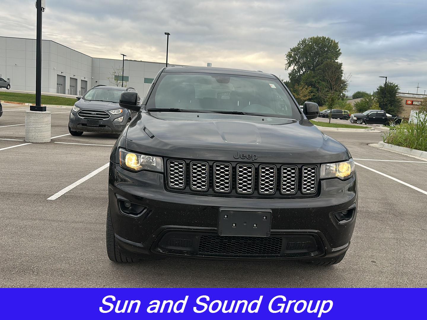 2021 Jeep Grand Cherokee Laredo X photo 4
