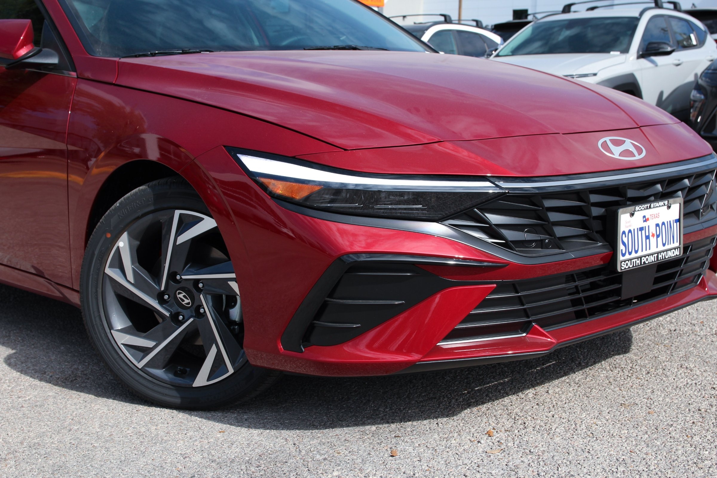 2025 Hyundai Elantra Limited photo 2