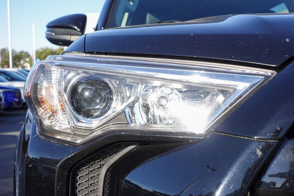 2023 Toyota 4Runner SR5 Premium photo 3