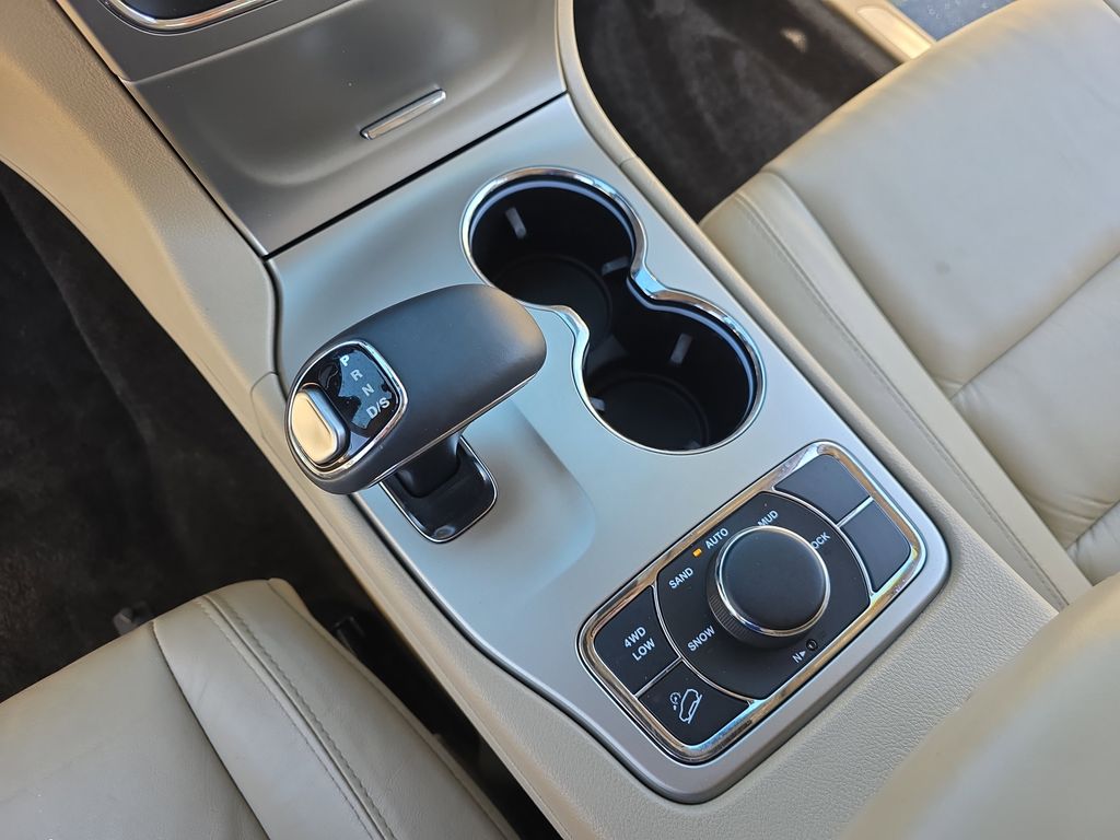 2015 Jeep Grand Cherokee Limited photo 24