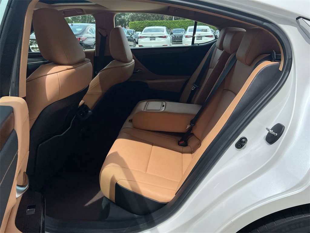 2024 Lexus ES 350 Premium photo 18