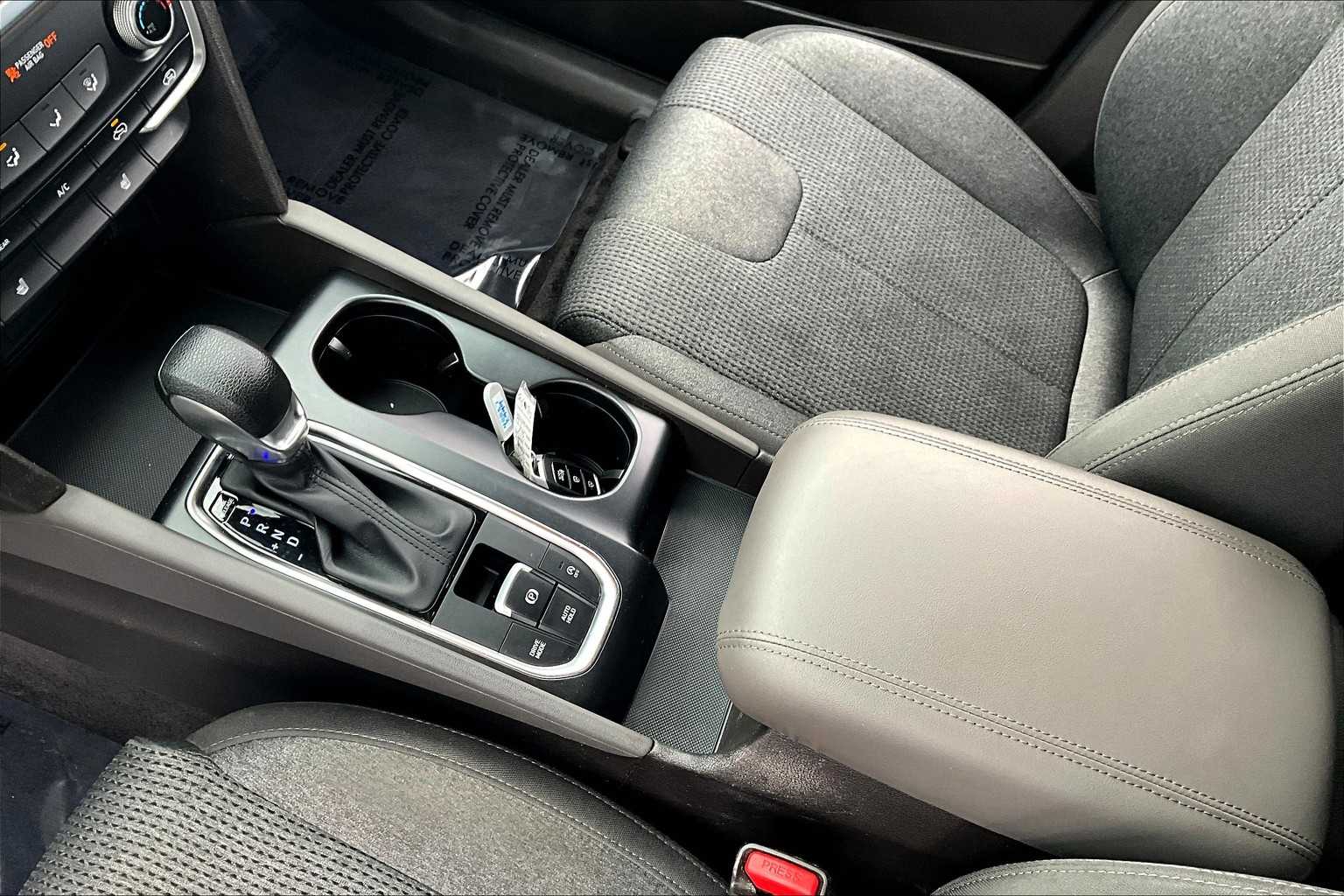 2020 Hyundai Santa Fe SEL photo 13