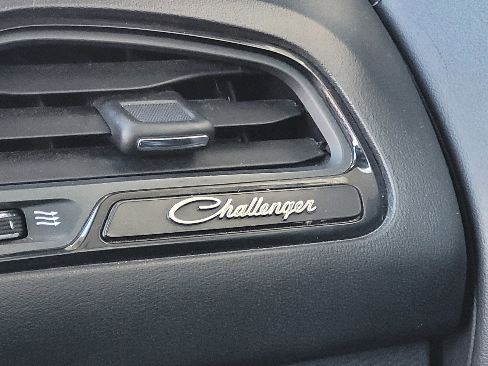 2021 Dodge Challenger R/T photo 15