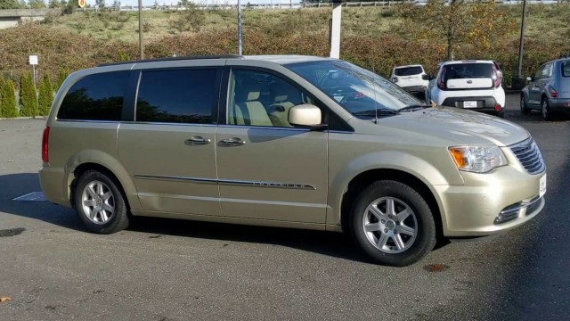 2011 Chrysler Town & Country Touring