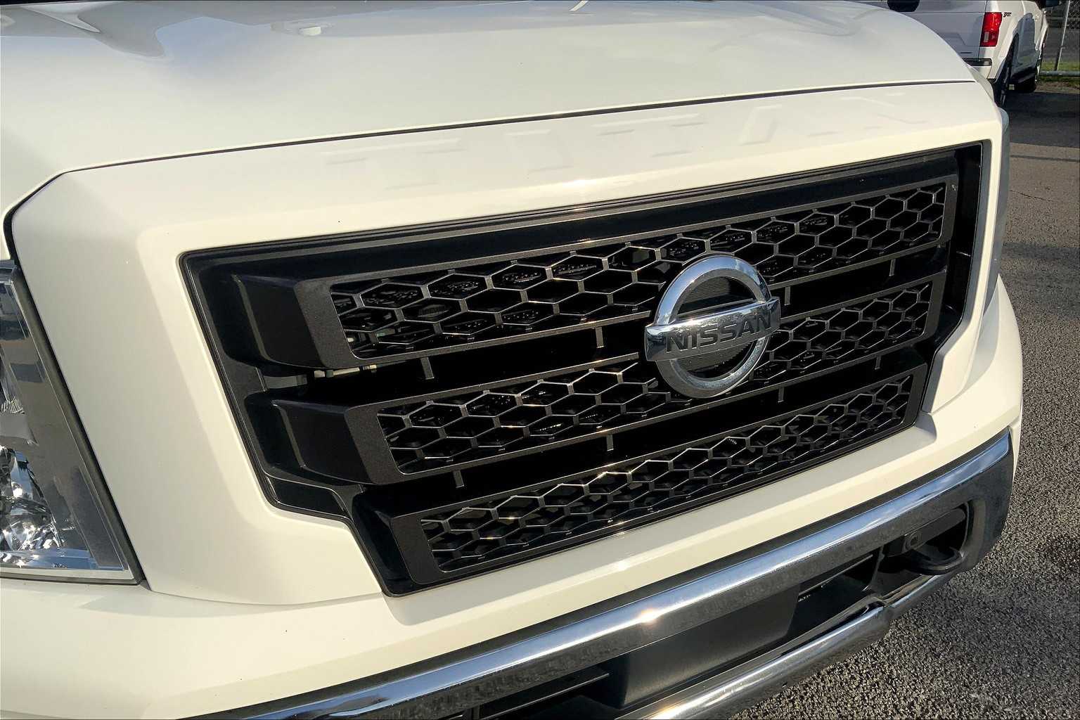 2020 Nissan Titan SV photo 24