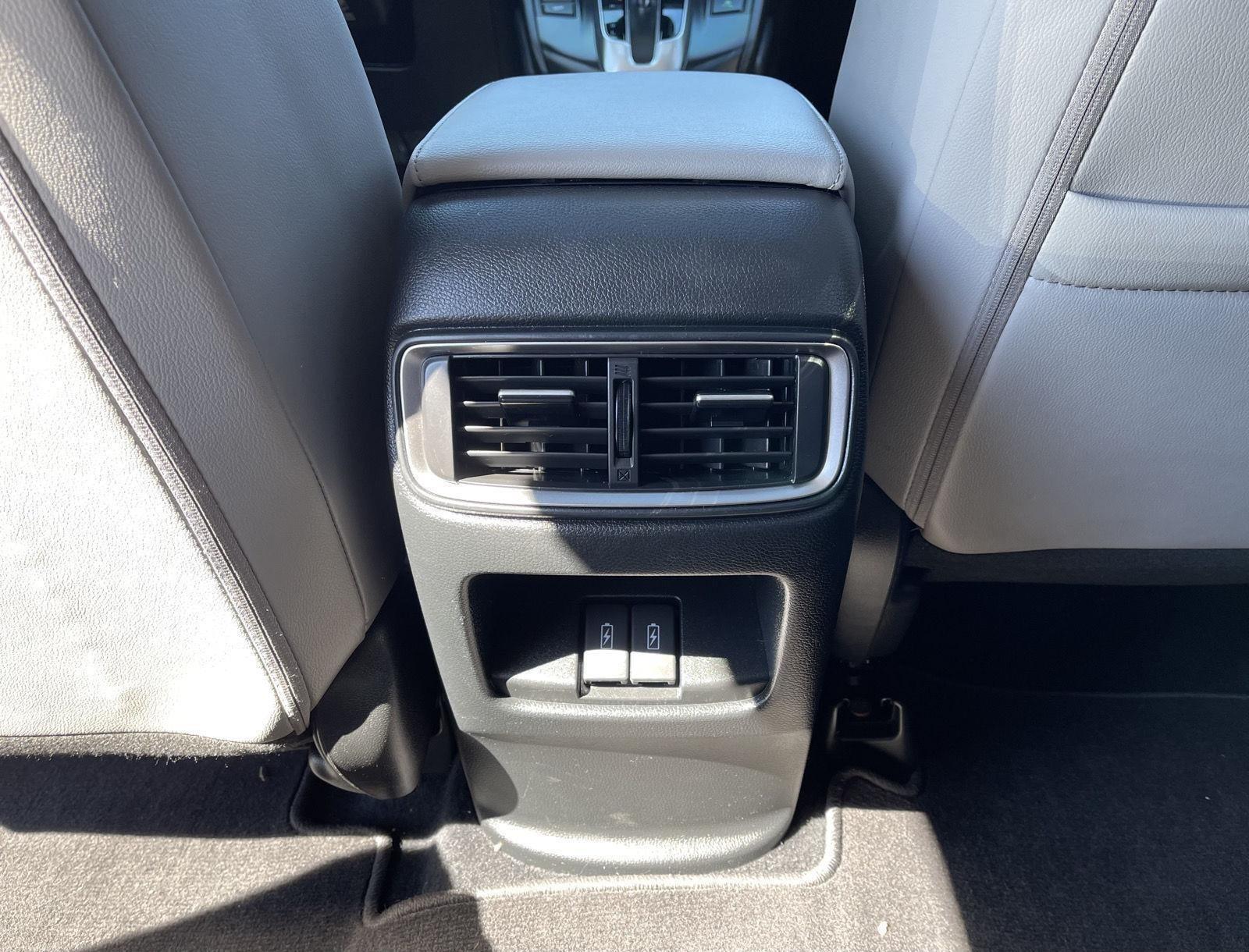 2022 Honda CR-V Touring photo 14