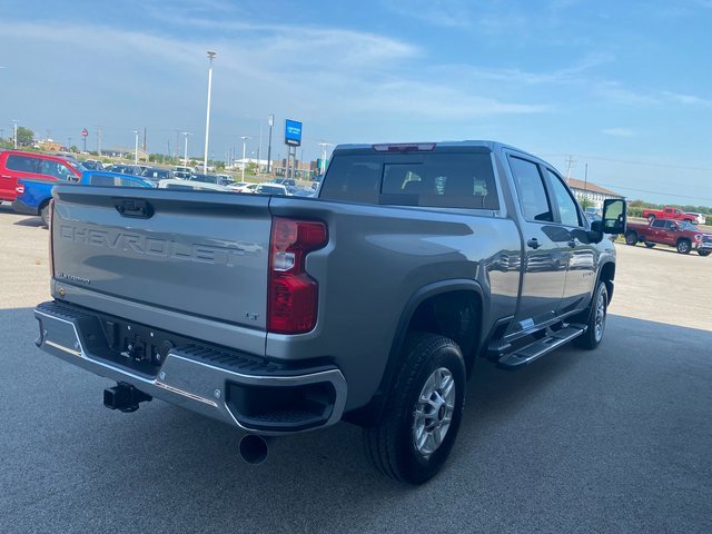 2025 Chevrolet Silverado 2500HD LT photo 4