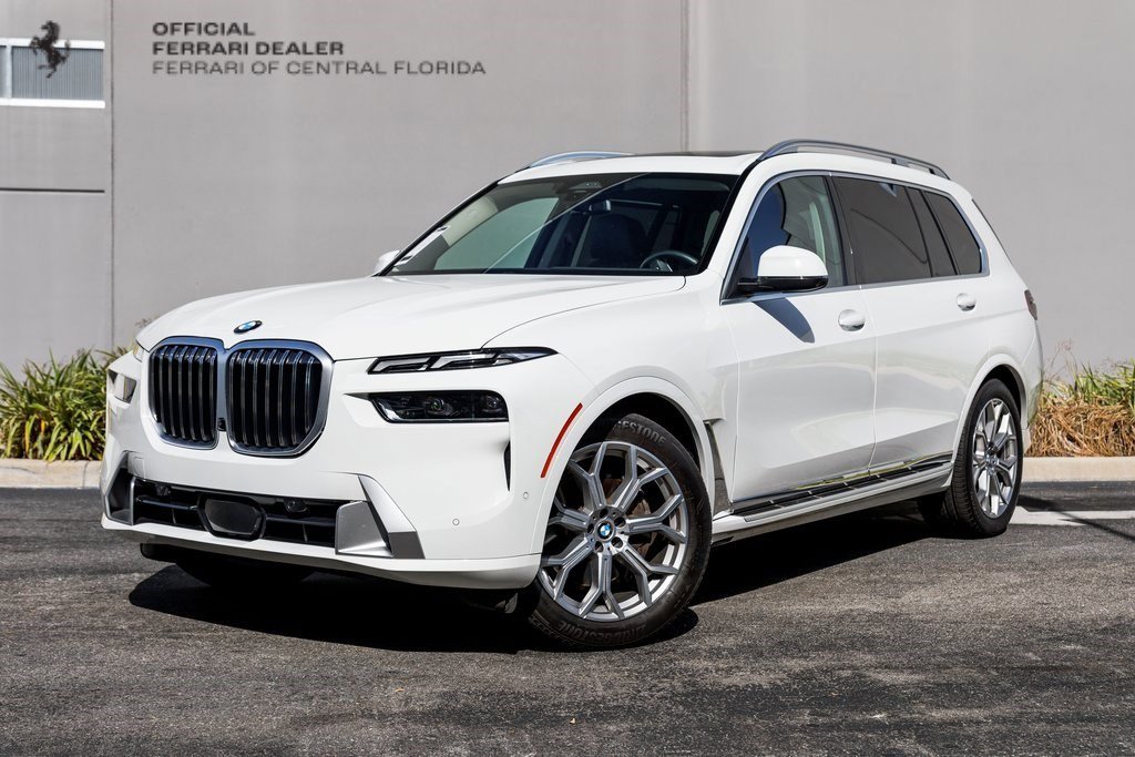 2025 BMW X7 40i's photo